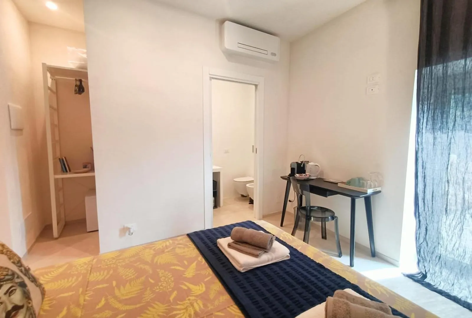 בית אירוח מודיקה Acciana Rooms